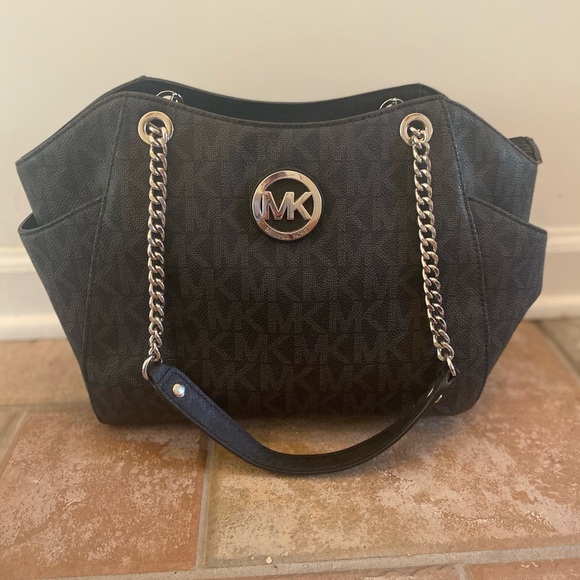 Michael Kors Handbags - AUTHENTIC  MICHAEL KORS SIGNATURE JET TRAVEL TOTE